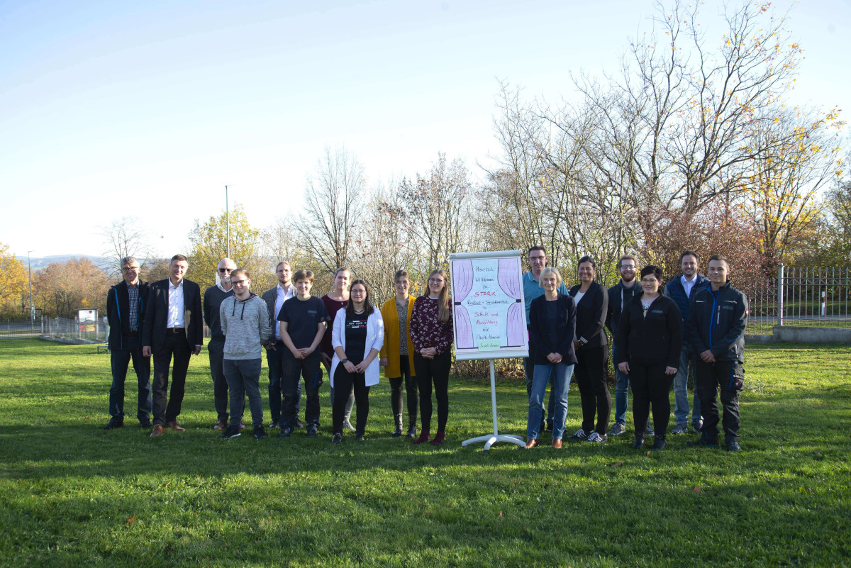 Ausbilderinnen und Ausbilder der Witron Logistik und Informatik GmbH gemeinsam mit Projektleiterin Anette Henrich und STARK-Trainerin Dr. Judith Brenneis