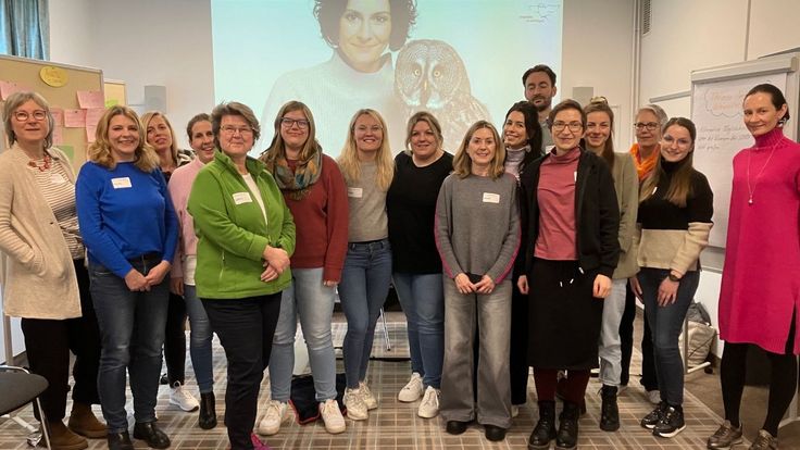 Gruppenfoto der Teilnehmenden der CHANGE‑Fortbildung mit Workshopleitung Dr. Jasmin Balzereit
