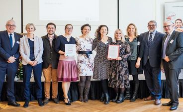 Gruppenfoto des STARK‑Teams der Beruflichen Schulen Landsberg am Lech mit Projekt‑ und Kooperationspartnern nach der Verleihung des STARK‑Gütesiegels